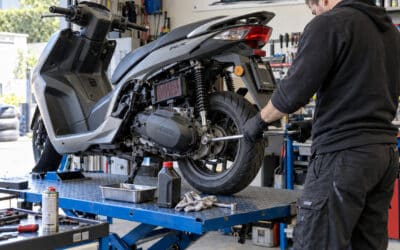Entretien d’un scooter : révision, vidange et contrôles à prévoir
